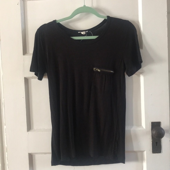 casual black t-shirt - Picture 1 of 3